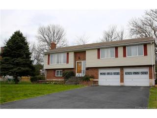 19 Ridge Crest Cir, Hartford, CT 06109 exterior