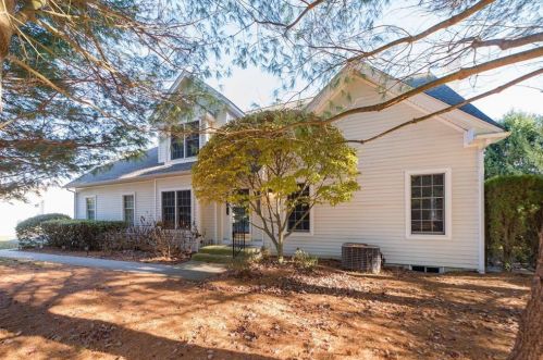 10 Ivy Garden Way, East Greenwich, RI 02818 exterior