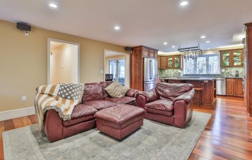 7 Indian Rock Rd, Nashua, NH 03063 exterior