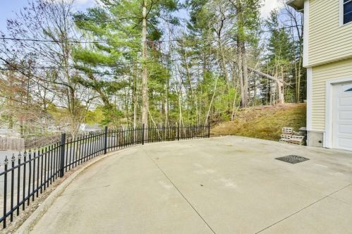 519 Gifford St, Springfield, MA 01118 exterior