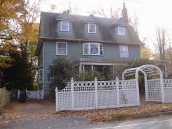 952 Beacon St, Newton, MA 02459 exterior