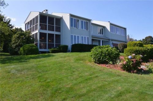 85 Seacrest Ln, Warwick, RI 02889 exterior