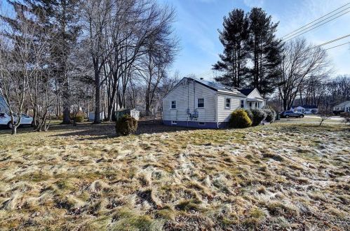 4 Mayfair Ct, Bloomfield, CT 06002 exterior