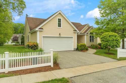 16 Regatta Dr, Niantic, CT 06357 exterior