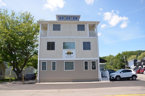 138 Grand Ave, Old-Orchard-Beach, ME 04064 exterior