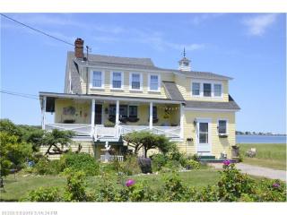 19 Mile Stretch Rd, Biddeford, ME 04005 exterior