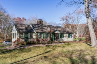 31 Halsey Dr, Wallingford, CT 06492 exterior