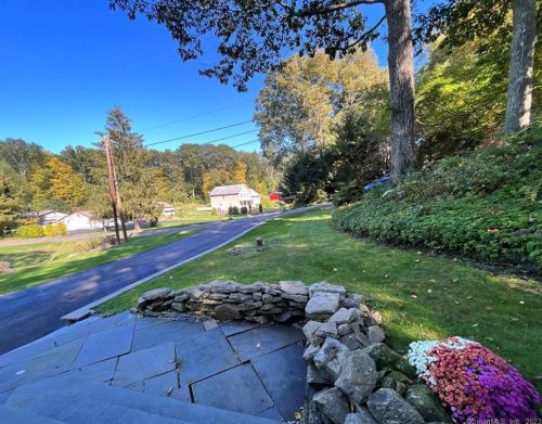 45 Patmar Dr, Upper-Stepney, CT 06468 exterior