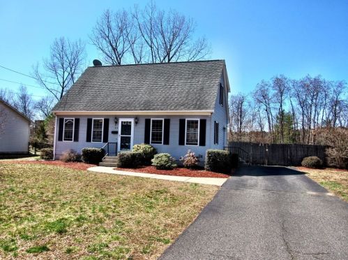 40 Mechanic St, Palmer, MA 01069 exterior