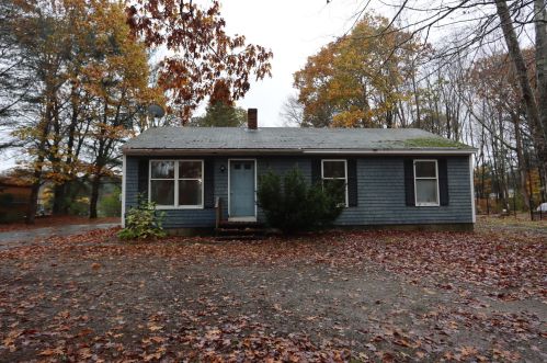 27 Ivanhoe Dr, Topsham, ME 04086 exterior