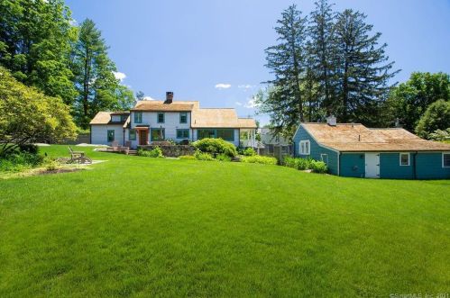 27 Long Lots Rd, Westport, CT 06880 exterior