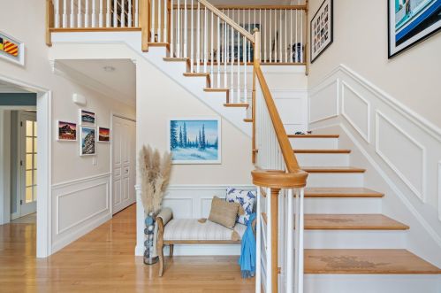40 Chisholm Farm Dr, Stratham, NH 03885 exterior