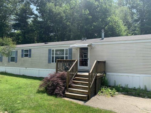 25 Zealand Park, Seabrook, NH 03874 exterior