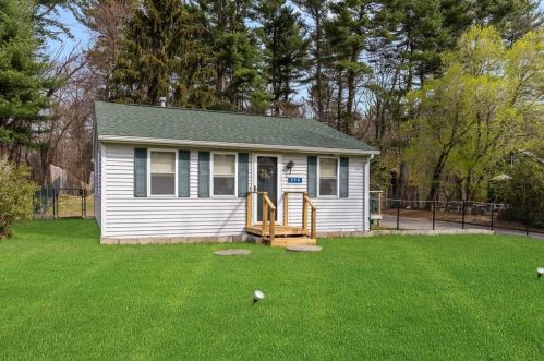 594 Victory Hwy, Burrillville, RI 02839 exterior