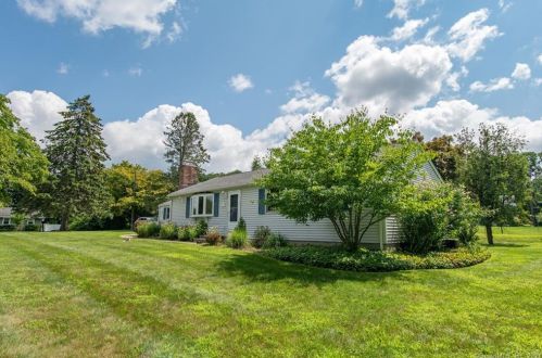 3 Sycamore Ln, Brookfield Center, CT 06804 exterior