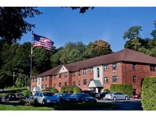 370 Park St, West Springfield, MA 01089 exterior