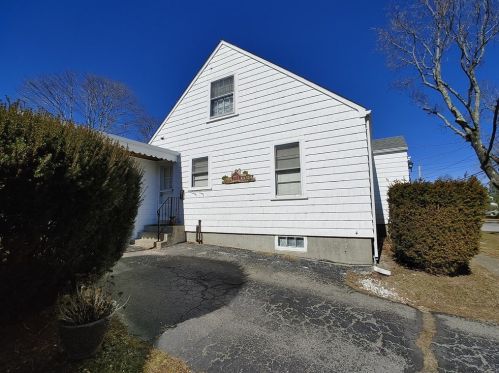 49 Randall Ave, Somerset, MA 02726 exterior