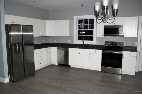 94-564 Birchwood Dr, Sabattus, ME 04280 exterior