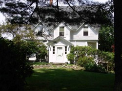 974 Dedham St, Newton, MA 02459 exterior