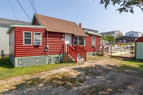 95 Railroad Ave, Salisbury-Beach, MA 01952 exterior