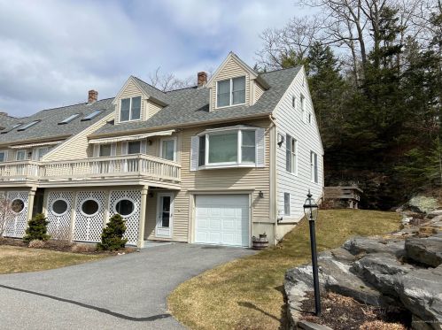 1 Village Ct, Boothbay Harbor, ME 04538 exterior
