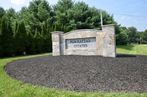 140 Powhattan Dr, Taunton, MA 02718 exterior