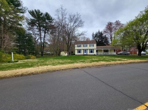 31 Lynn Rd, Bristol, CT 06010 exterior