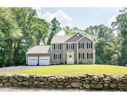 153 Maple St, Douglas, MA 01516 exterior