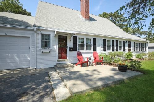 14 James St, Yarmouth, MA 02664 exterior