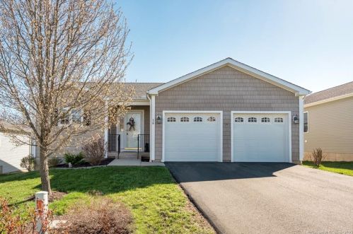 16 Autumn Ln, Middletown, CT 06457 exterior