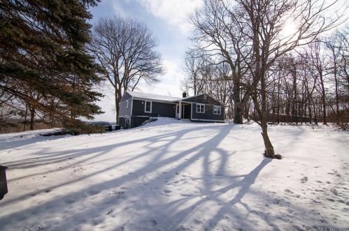 44 Savarese Ln, Unionville, CT 06013 exterior