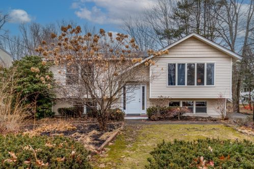 9 Smith Ave, Old-Orchard-Beach, ME 04064 exterior