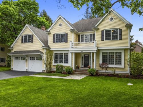 41 Chesterton Rd, Wellesley, MA 02481 exterior