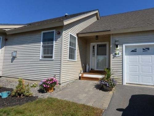 91 Hall Rd, Fremont, NH 03044 exterior