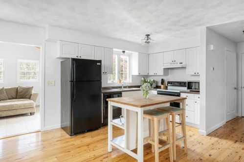 4 Salem St, Coventry, RI 02816 exterior