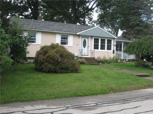 22 Princeton Ave, Coventry, RI 02816 exterior