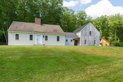258 Dustin Rd, Hopkinton, NH 03229 exterior