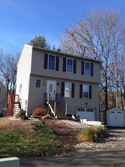 1 Wayne Ct, Holyoke, MA 01040 exterior