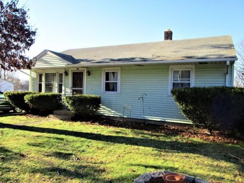 181 Pilgrim Ave, Coventry, RI 02816 exterior