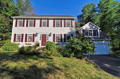 32 Buttonwood Ave, Sutton, MA 01590 exterior