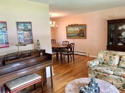 83 Walnut Hill Rd, Bethel, CT 06801 exterior
