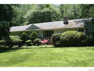 86 Gate Ridge Rd, Bridgeport, CT 06612 exterior