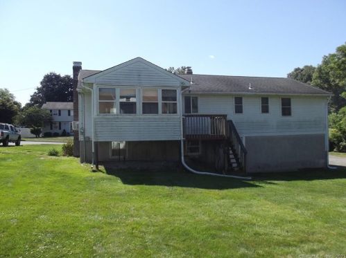 42 Mathewson Ave, Enfield, CT 06082 exterior