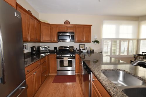 4 Chadwick Ct, Mashpee, MA 02649 exterior