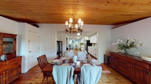 28 Pond St, Wareham, MA 02571 exterior