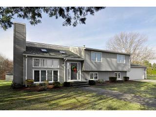 99 Amy Dr, Cranston, RI 02921 exterior