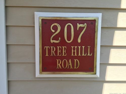 207 Tree Hill Rd, Kensington, CT 06037 exterior