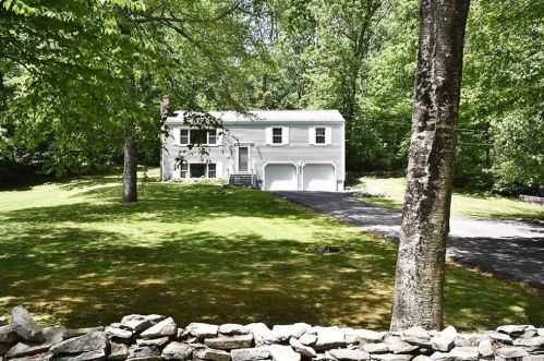 857 Shewville Rd, Gales Ferry, CT 06339 exterior