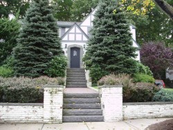 105 Gordon Rd, Newton, MA 02468 exterior