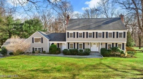 33 Easthill Rd, Stamford, CT 06903 exterior